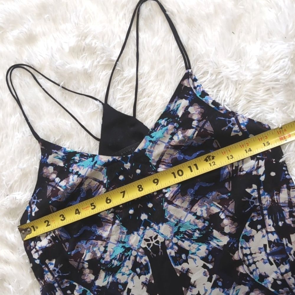 Aryn K 100% Silk Strappy Back Abstract Graphic Black & Blue Cami Top Size Small - Picture 9 of 10